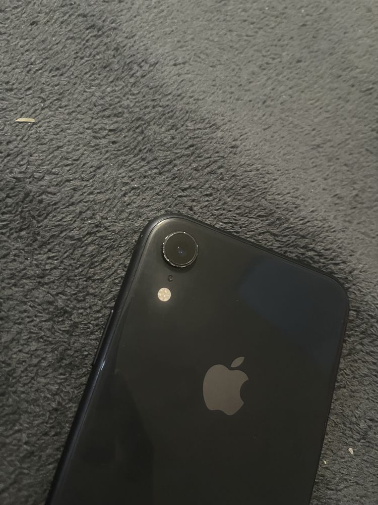 Iphone XR w dobrym stanie