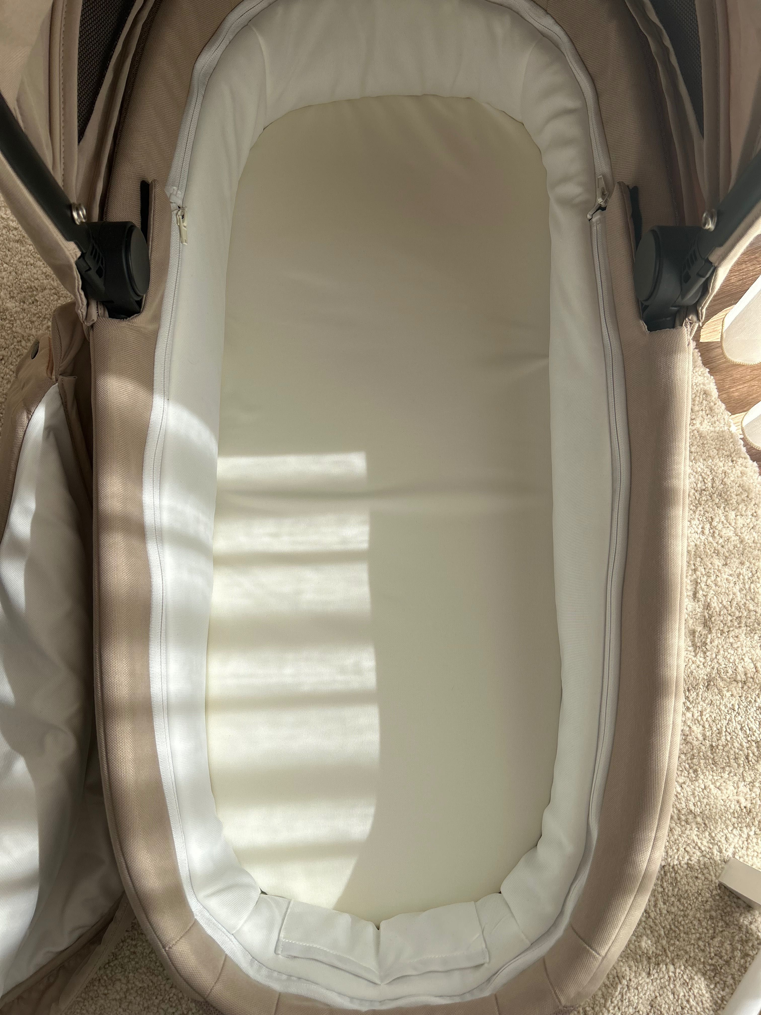 Alcofa CYBEX Cot S Lux em Almond Beige