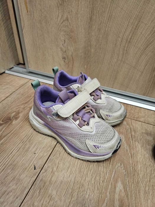 Дитяче взуття (пакет від 23 до 28)