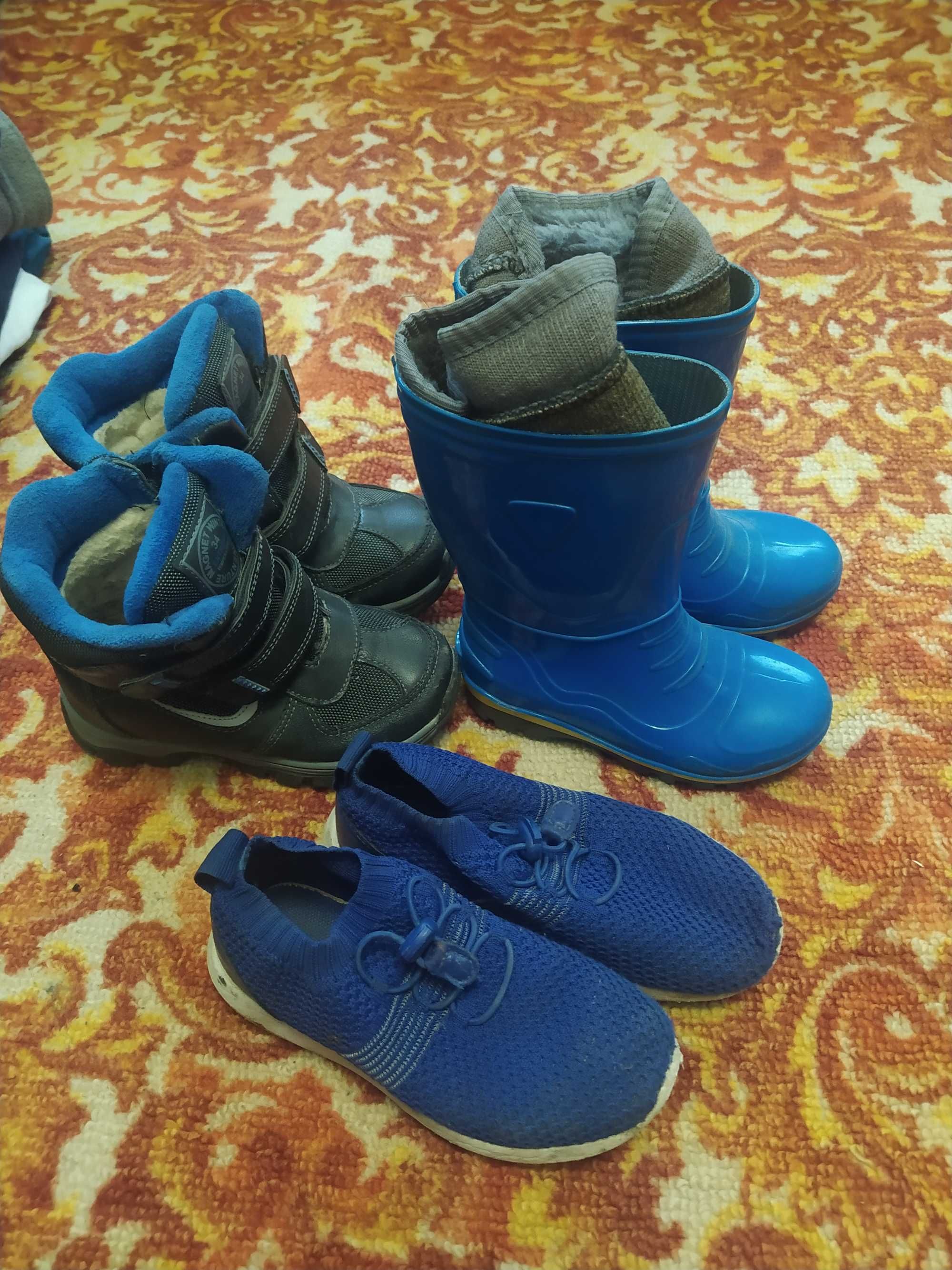 Зимові та гумові чоботи на хлопчика 3-4 роки зимние резиновые сапоги