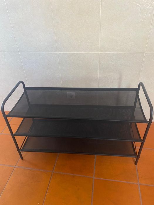 Sapateira preto.