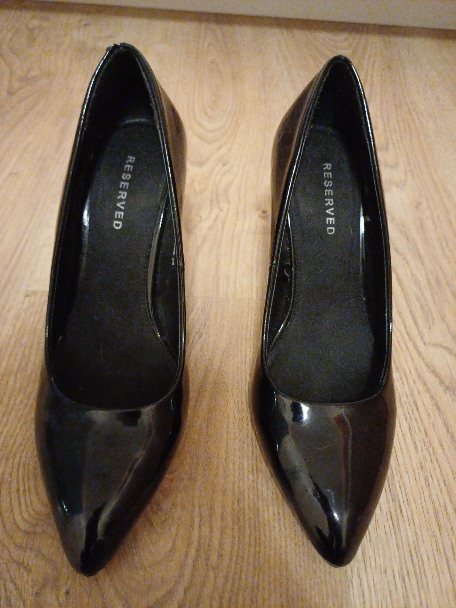 Buty lakierkowane szpilki