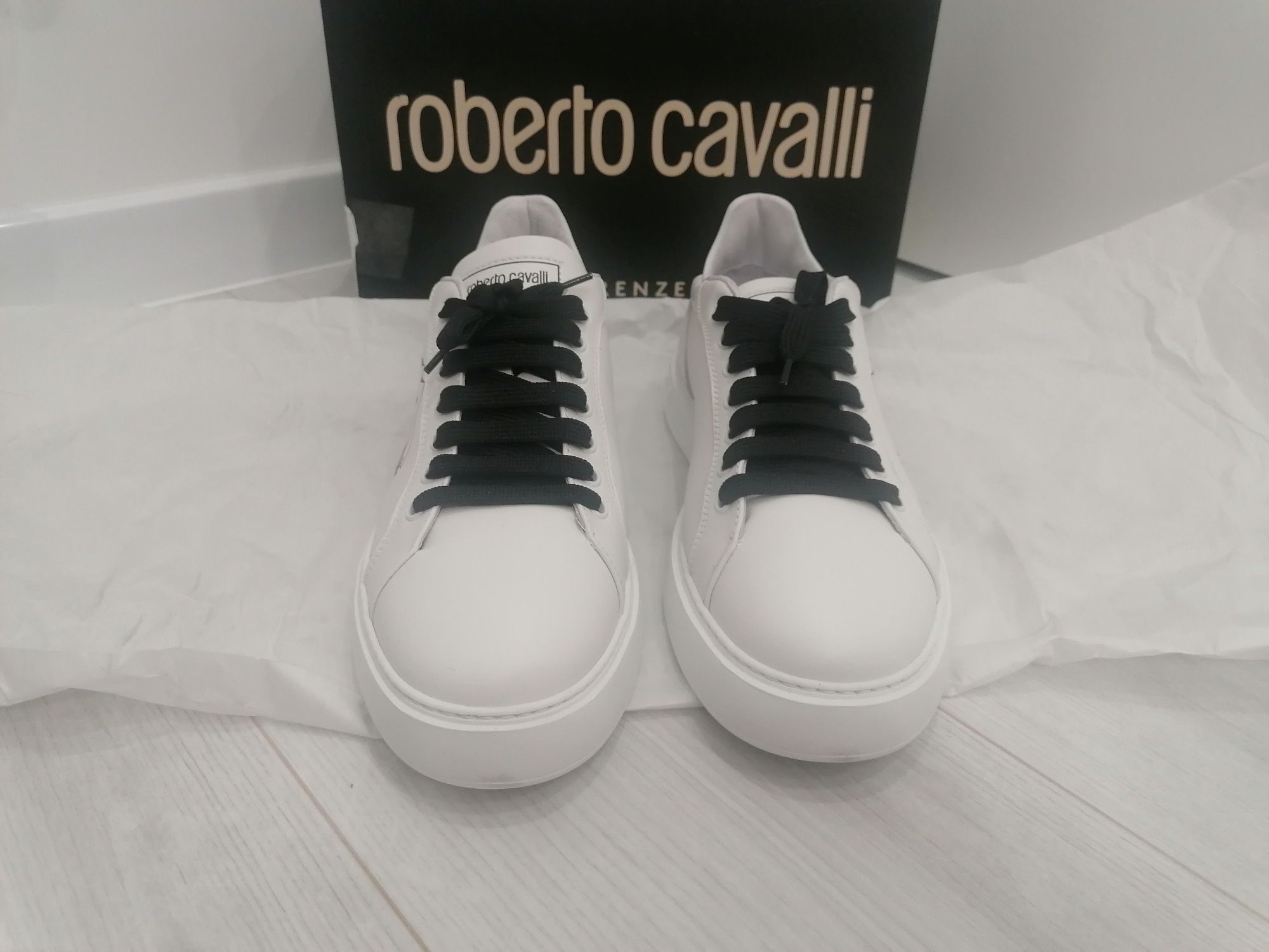 ROBERTO CAVALLI Męskie  SNEAKERS Blanco /NEGRO
20723 A r. 42 Skóra