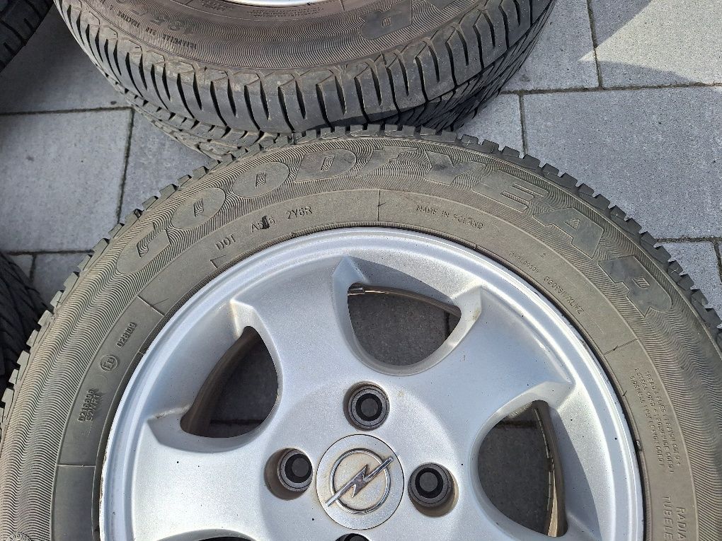 Opony opel corsa D felgi oryginalne 185/70r14