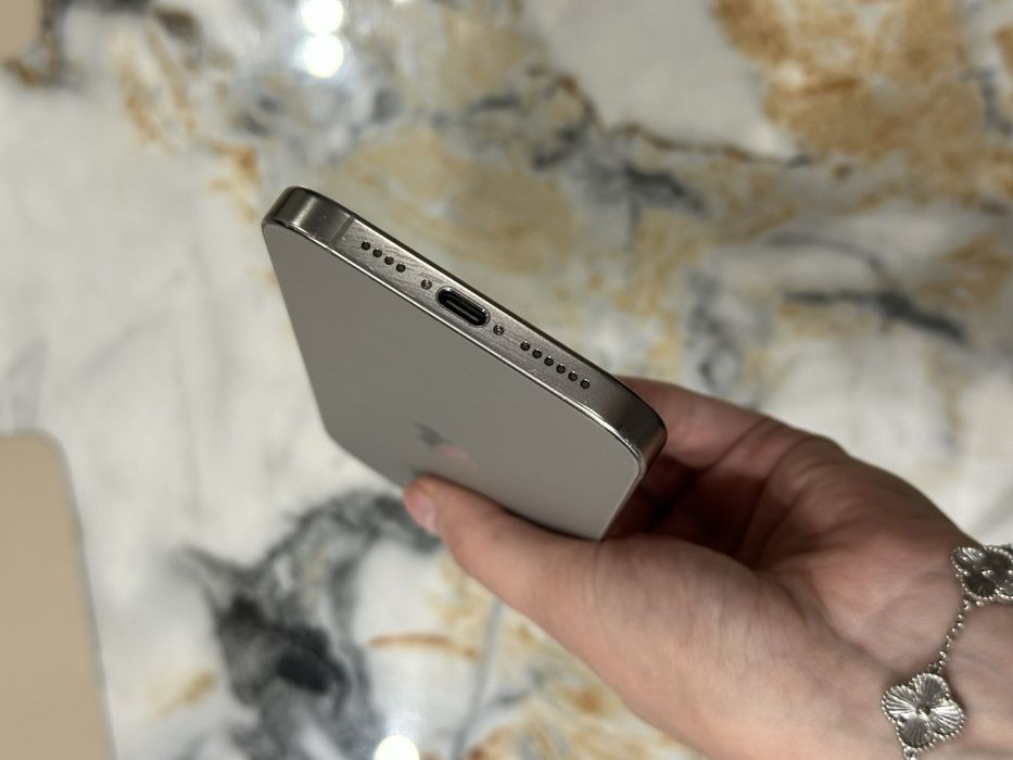 iPhone 16 Pro Max - Natural Titanium - 256 gb