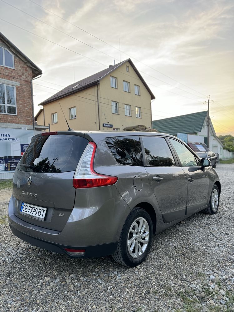 Renault Grand Scenic 2012 року, 1.5 дизель.