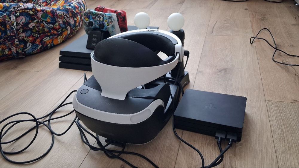 PS4 Pro + VR V2 + 2 геймпади + 2 Move + GTA 5 + Uncharted