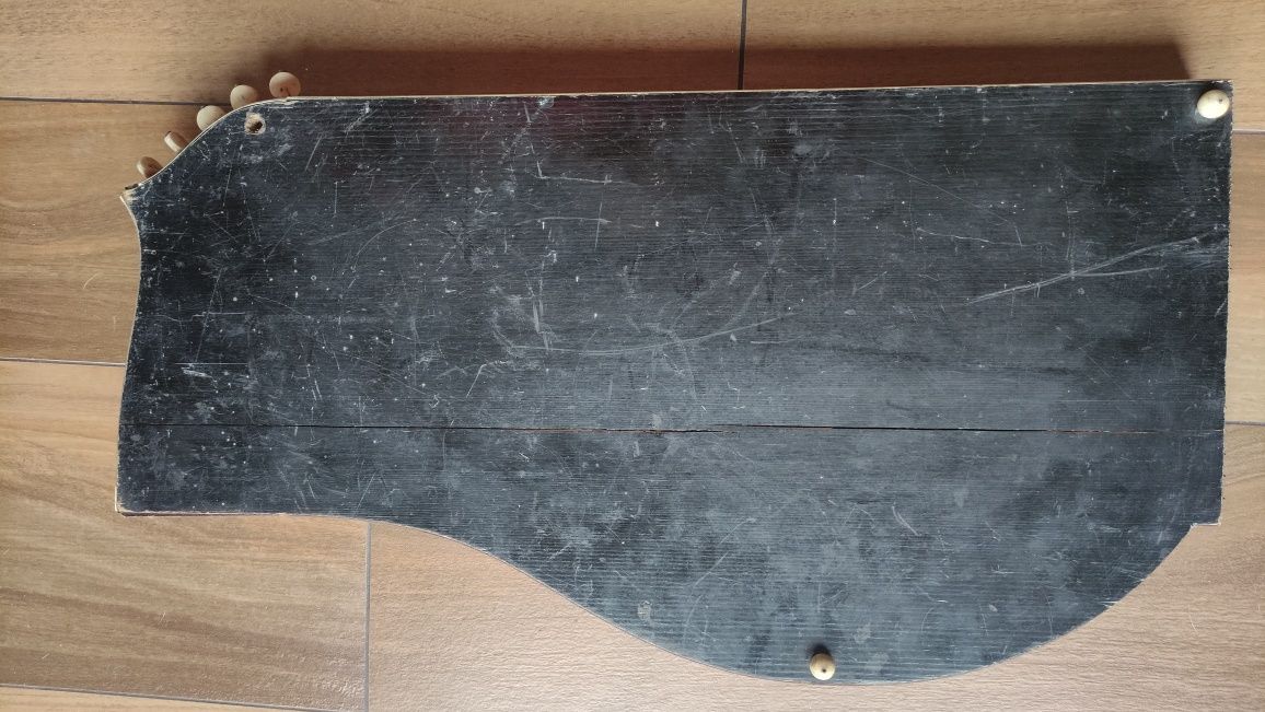 Cytra stary instrument strunowy