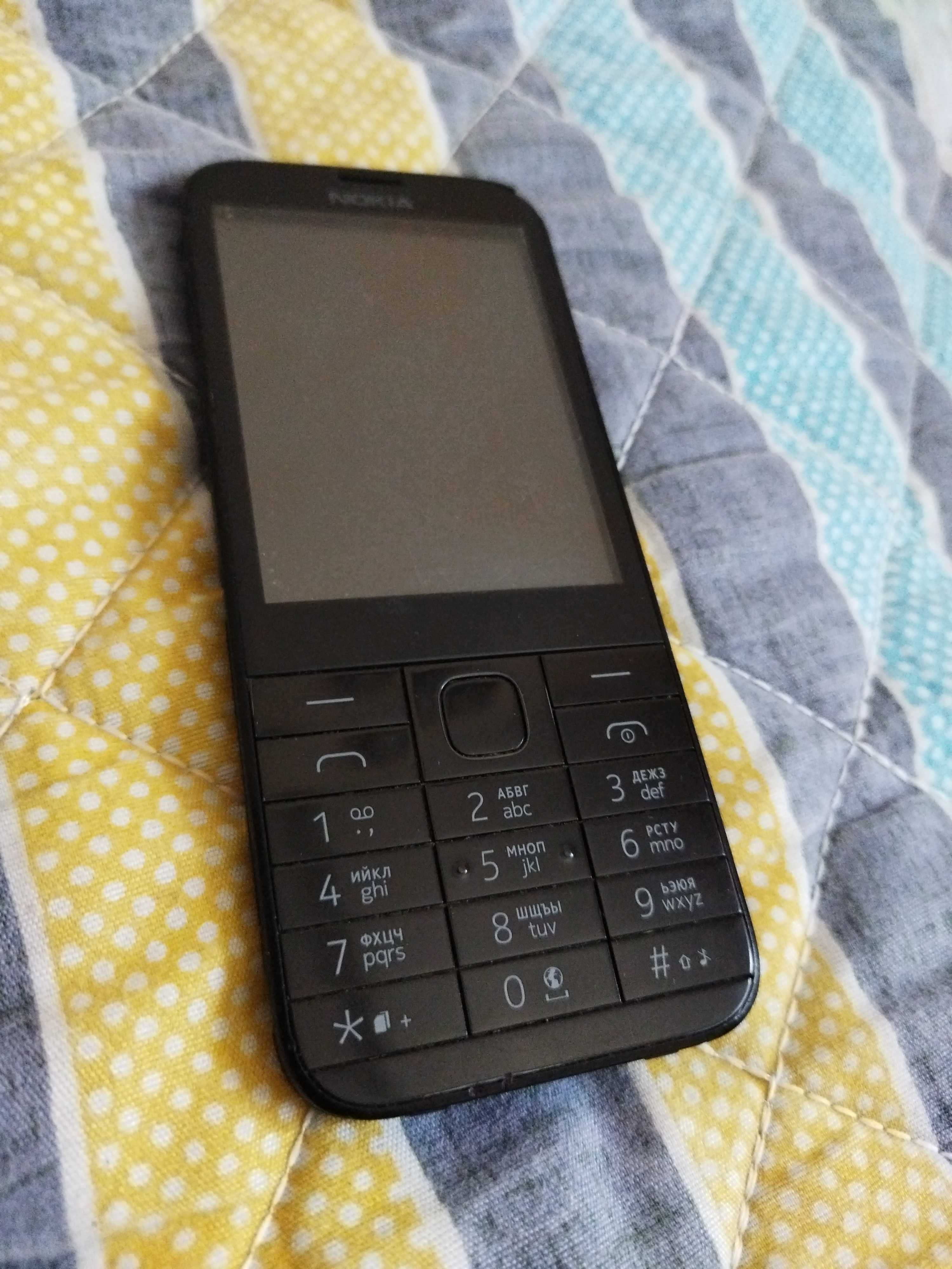 Nokia 225 (rm-1011) dual sim+кабель для зарядки Хорошо ловит Сеть