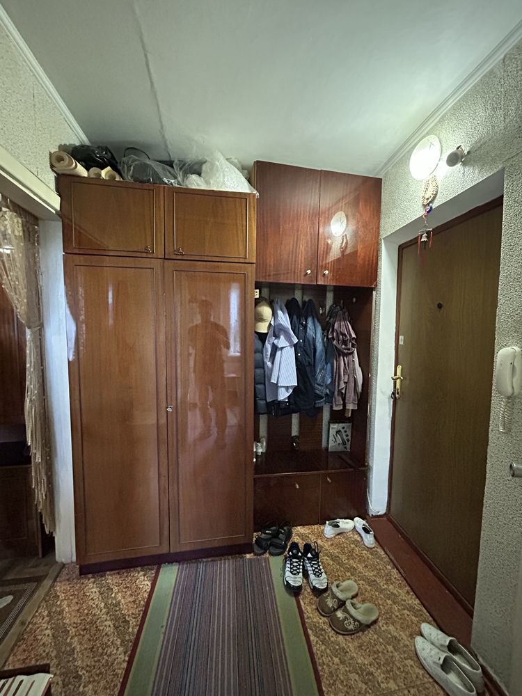 Продам 1к квартиру . Виставка . Проспект миру 60/3 .