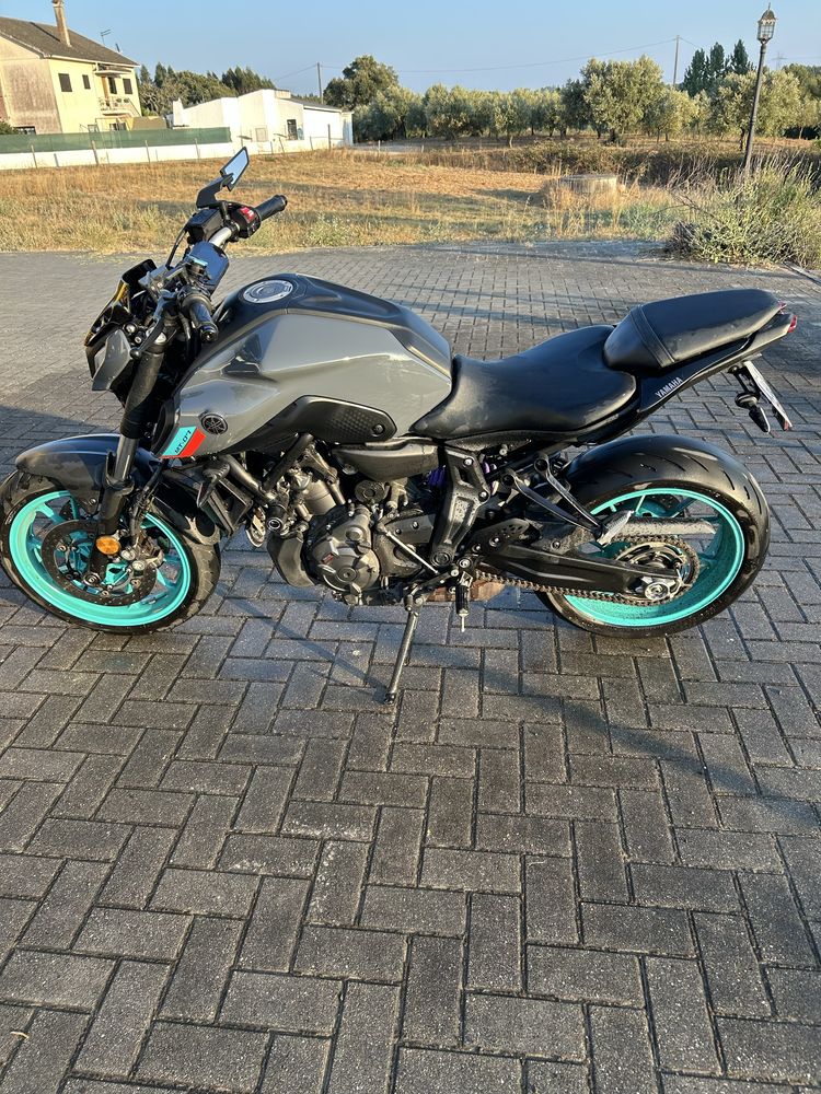 Yamaha MT 07 de 2022 com 12.300km