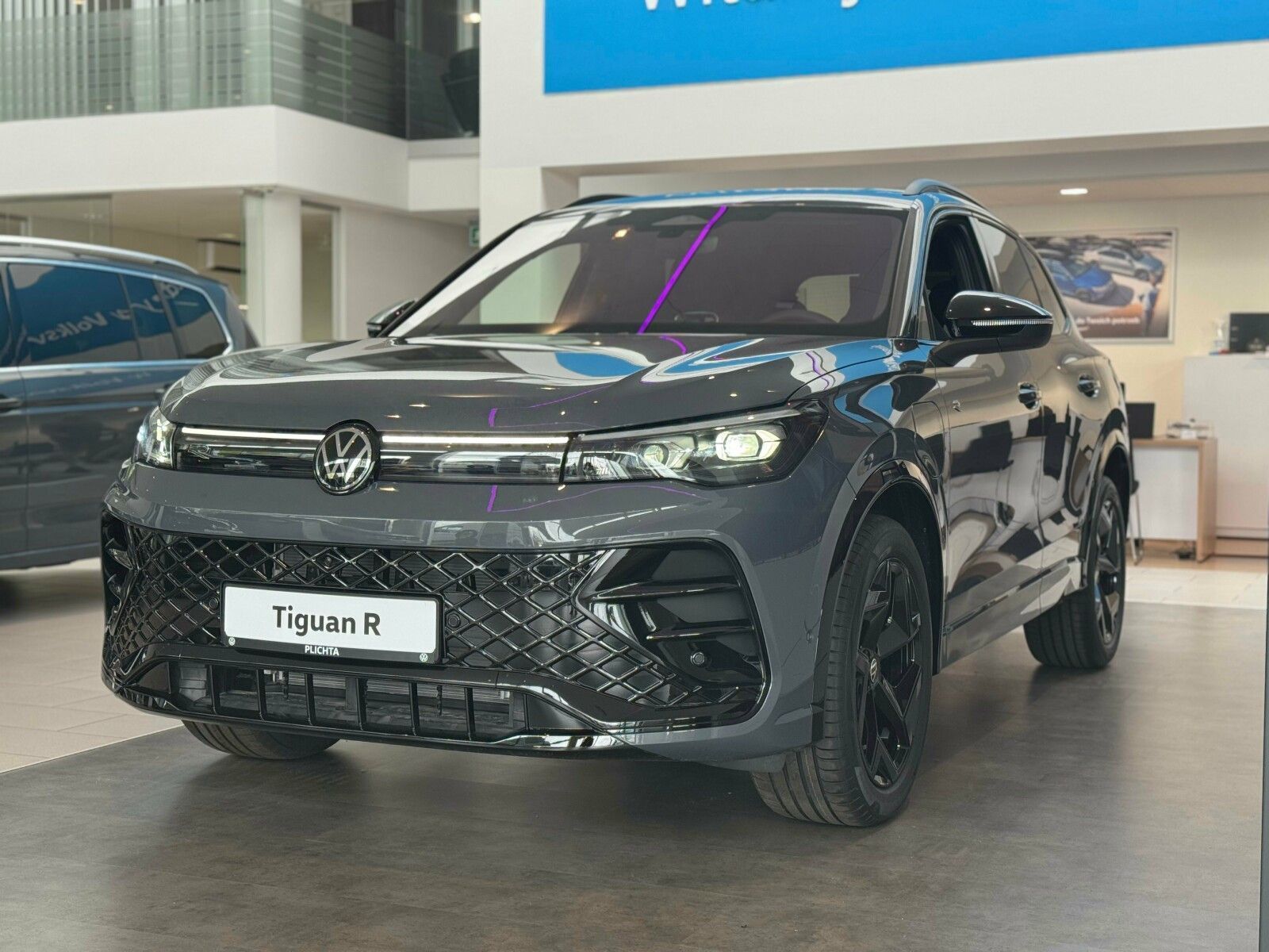 Volkswagen Tiguan R-Line Plus! Hybrywda 272KM! Led Matrix! Kamery 360! Od Ręki!