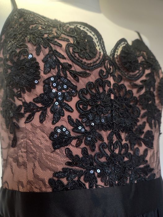 Nowa długa sukienka EMO czarna beżowa koronka sukienka maxi studniówka