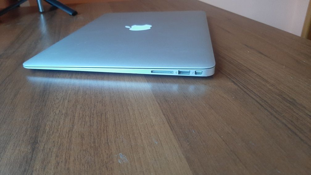 MacBook Air 13 8/256 ssd Core i7 2017 г.