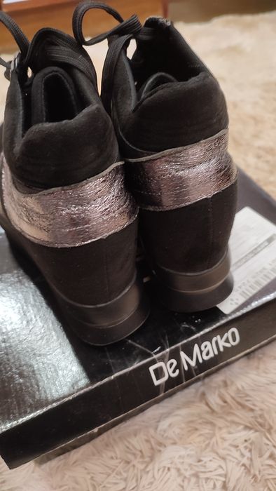 Продам слипоны на скрытой танкетке