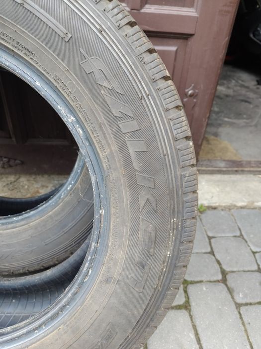 Opony zimowe 215/65/16 C. Falken Eurowinter.