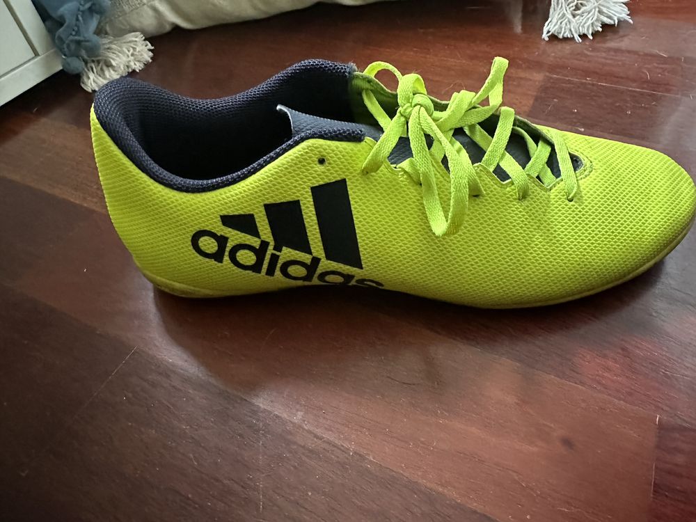 Sapatilhas Adidas Futsal tamanho 42