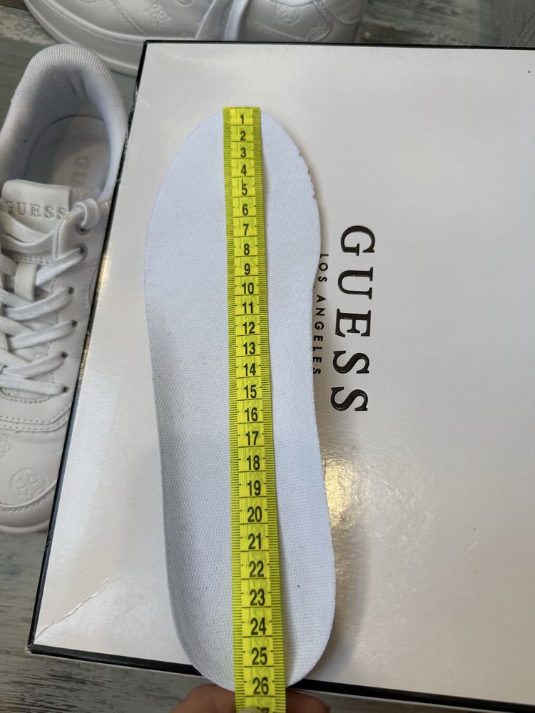 Масивні кеди/кросівки оригінал Guess 39/40 розмір