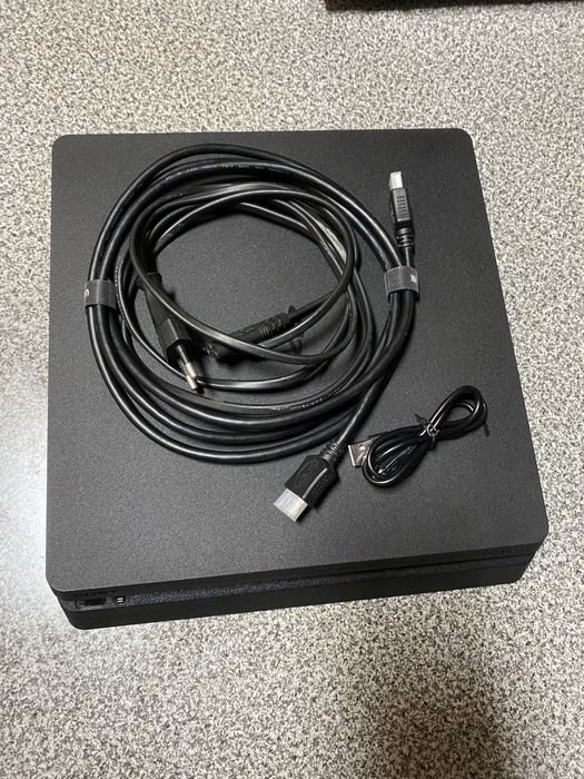 PlayStation 4 Slim com SSD Samsumg EVO 1TB- Em excelente estado