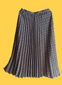 Продам женскую плиссированную юбку