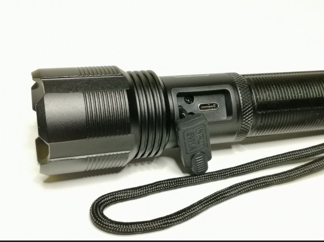 Ліхтарик акумуляторний XHP 70.2
4-ядерний світлодіодний ліхтар