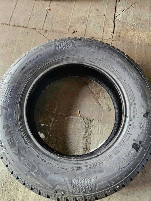 Sprzedam nowe zimowe opony Nexen w rozmiarze 195/75/16C i 225/65/16C