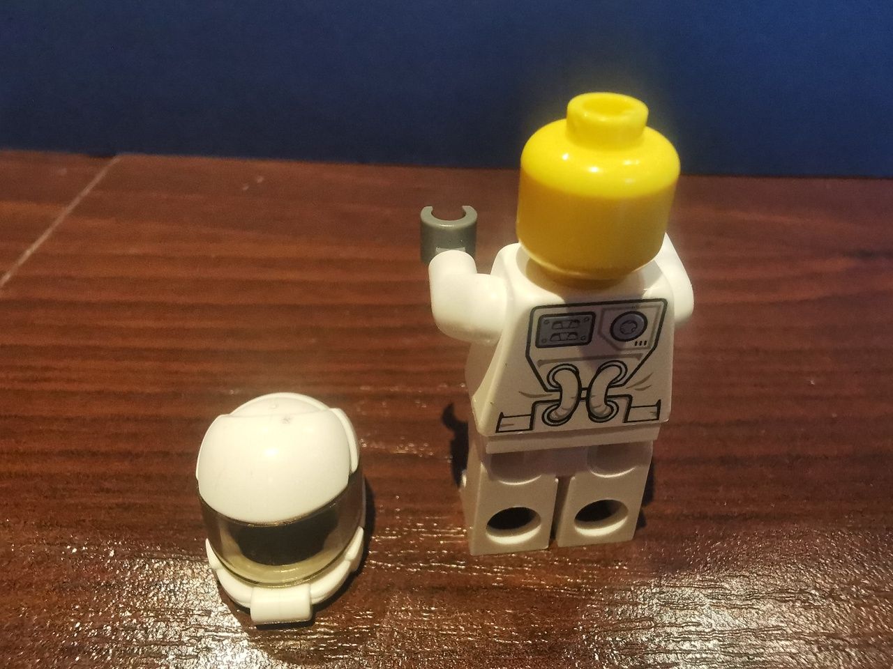 lego figurka minifigurka kosmonauta