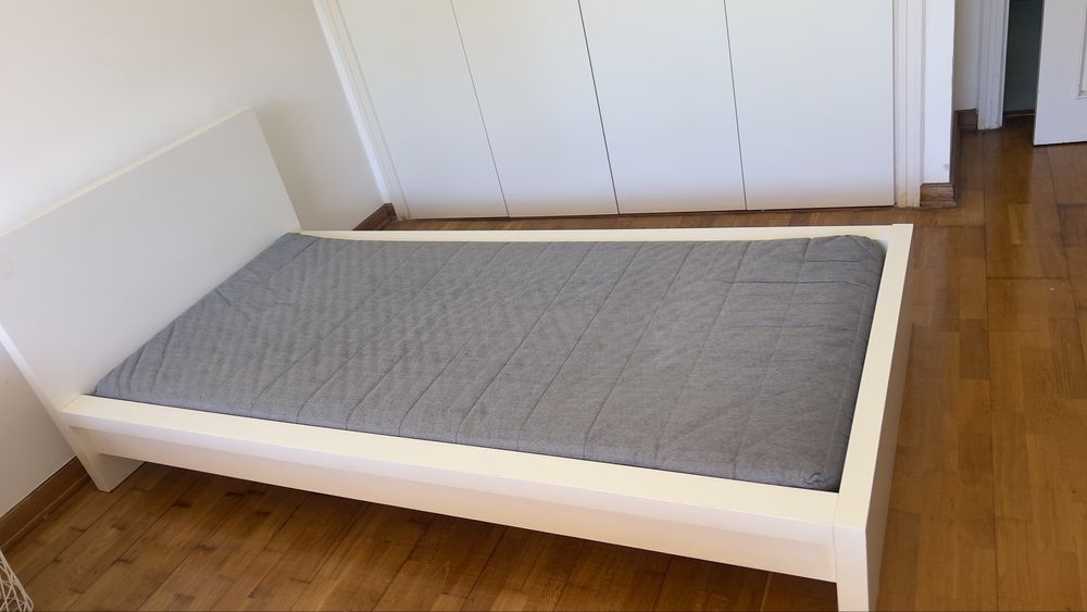Cama Malm com colchão