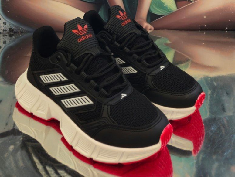 Sapatilhas adidas novas
