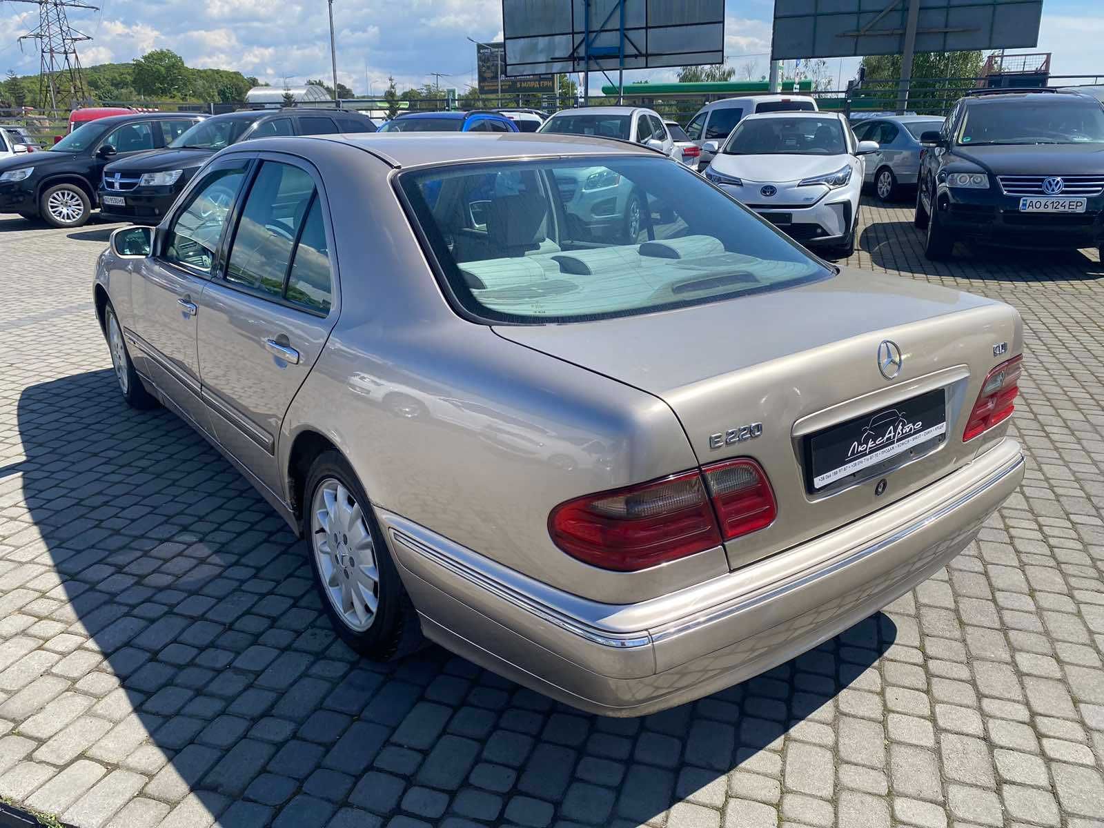 Mercedes-Benz E-Class 2001