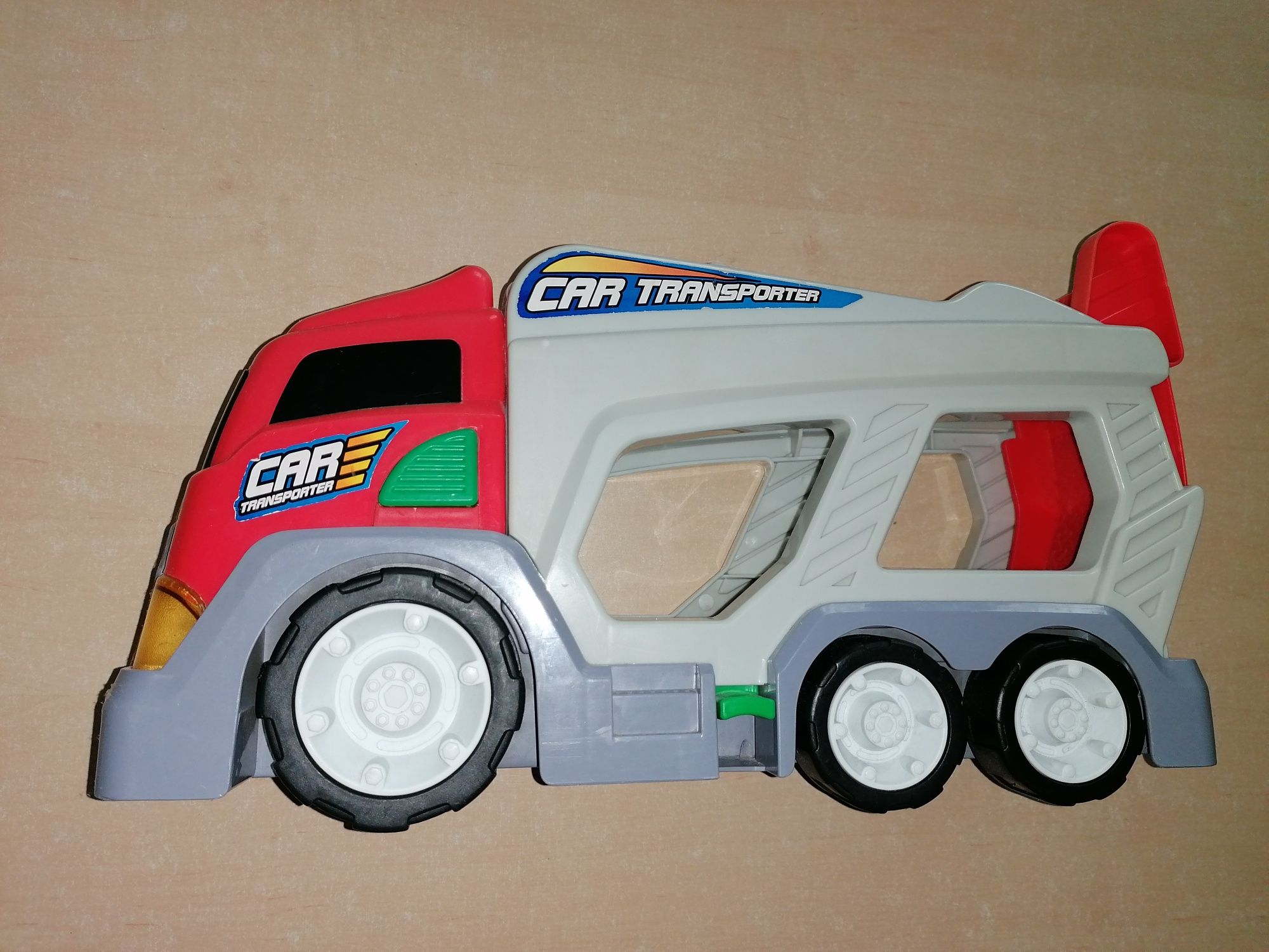 Auto transporter z odgłosami i światłami