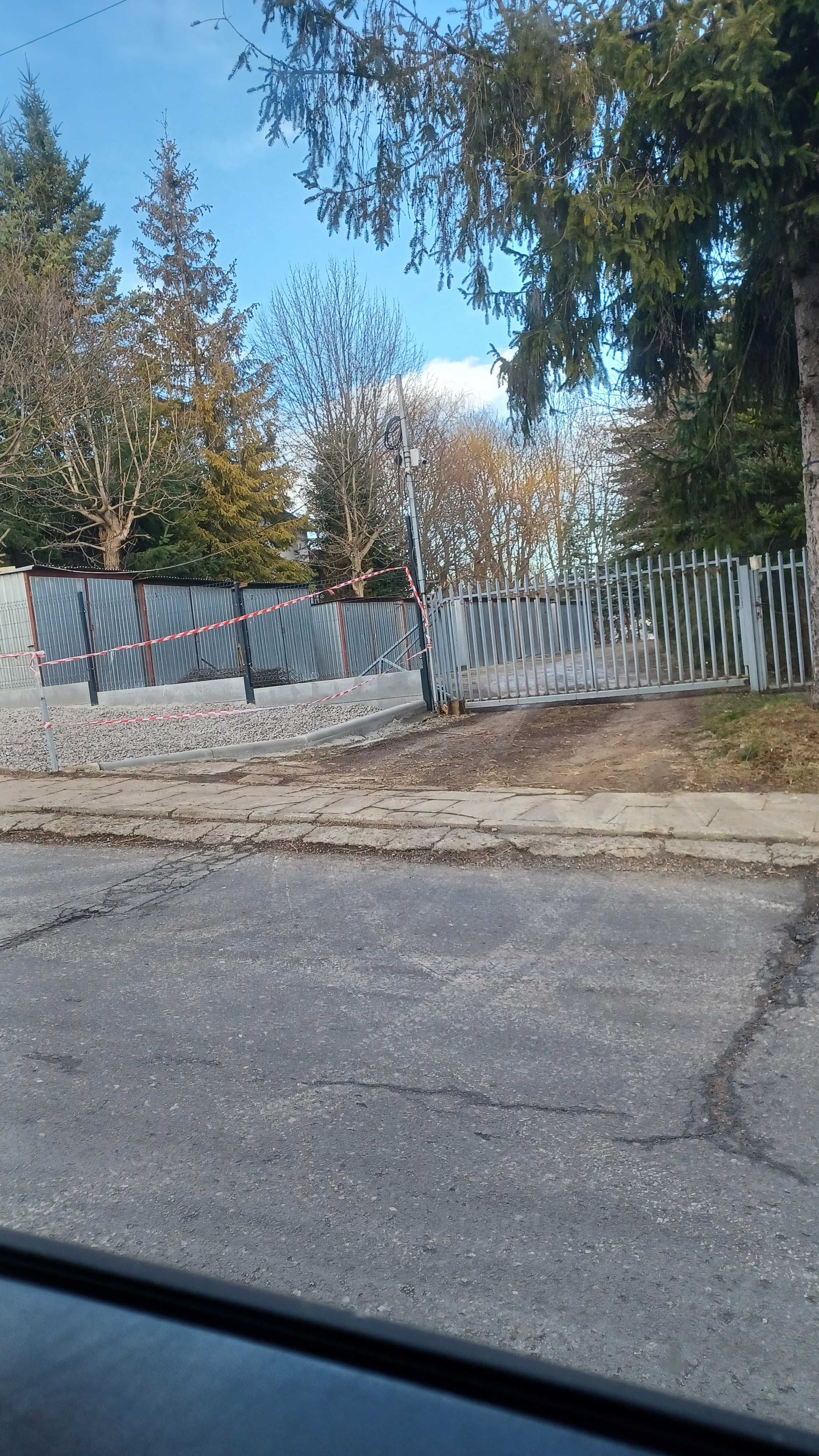 Garaz blaszak   100m od os.Karpackiego