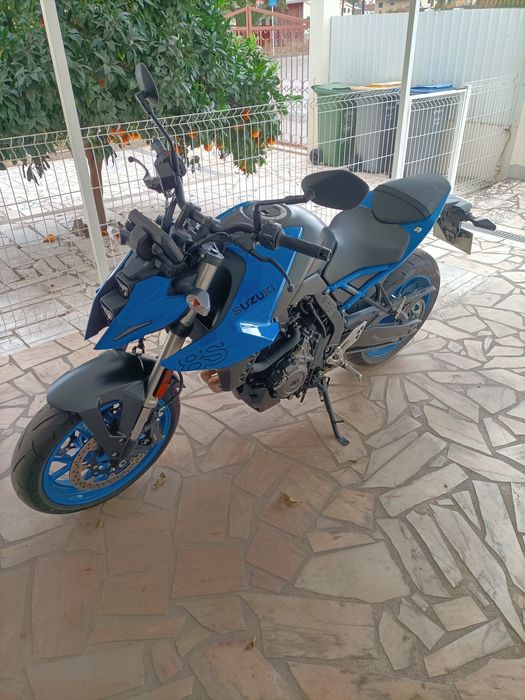Suzuki GSX-8S Azul