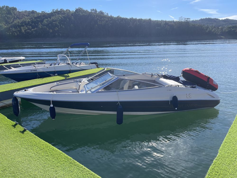 Bayliner Capri 2051