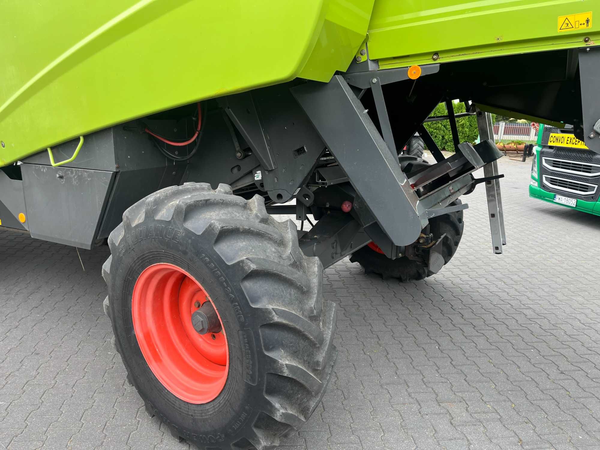 Claas Tucano 450