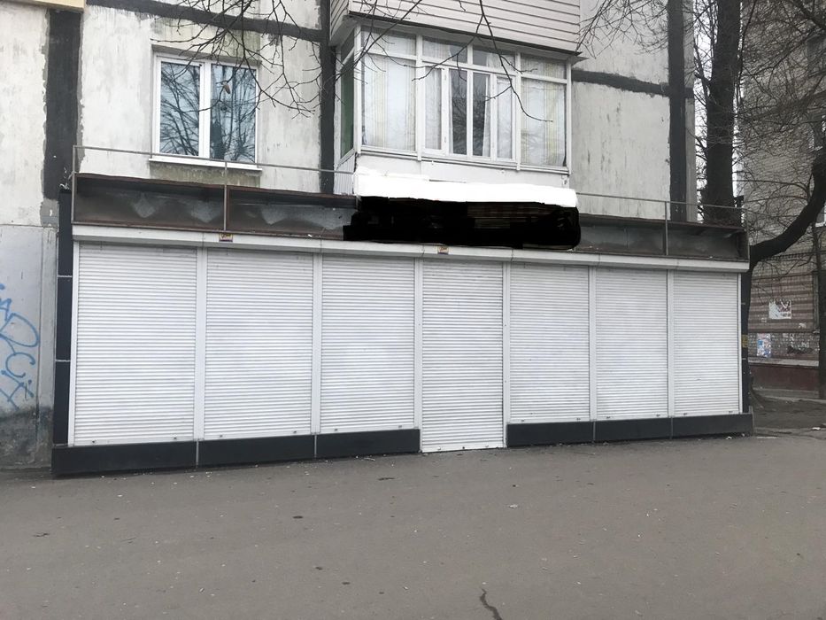 Продам магазин с витринами. 55 м кв. Проспект А.Поля. Хороший трафик.