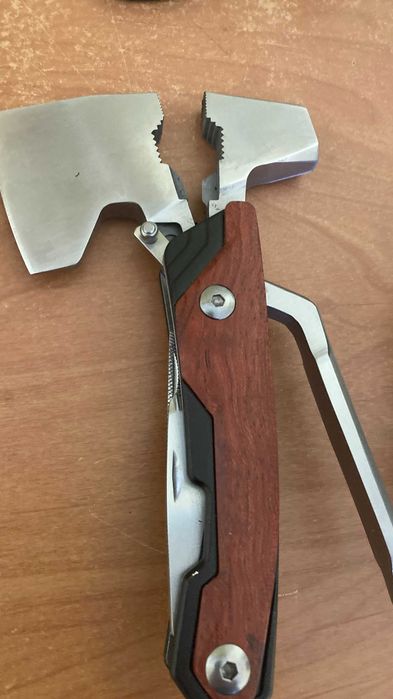 Zestaw survival termos plus narzędzia prezent