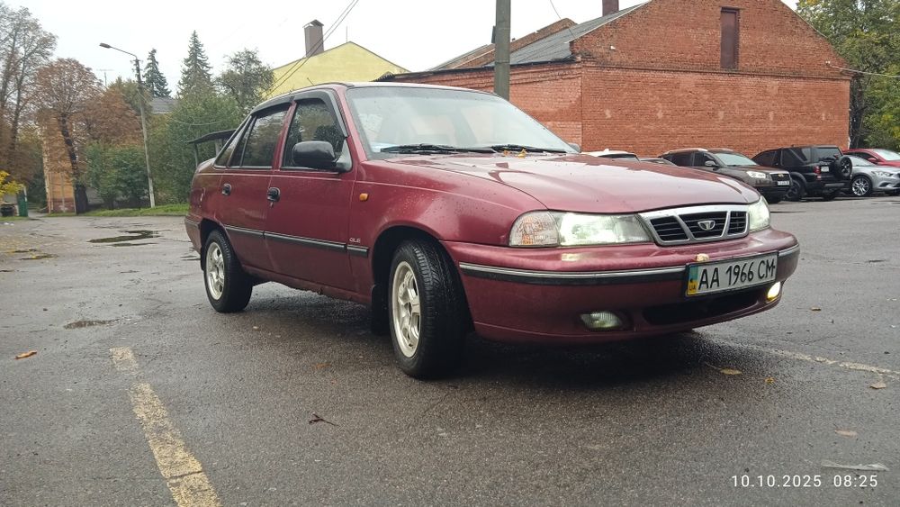 Нексія один власник сів поїхав