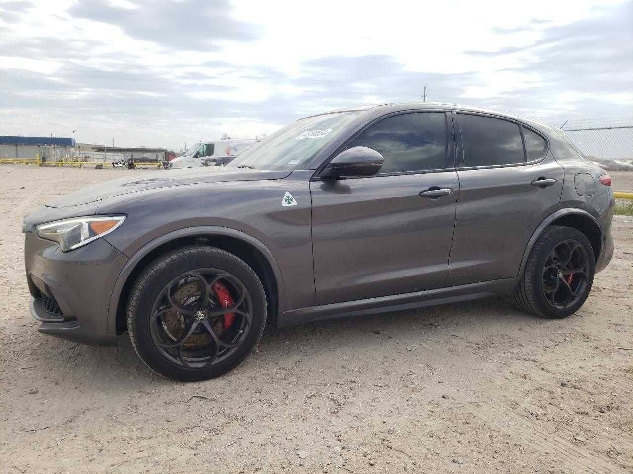 2018 Alfa Romeo Stelvio Quadrifoglio