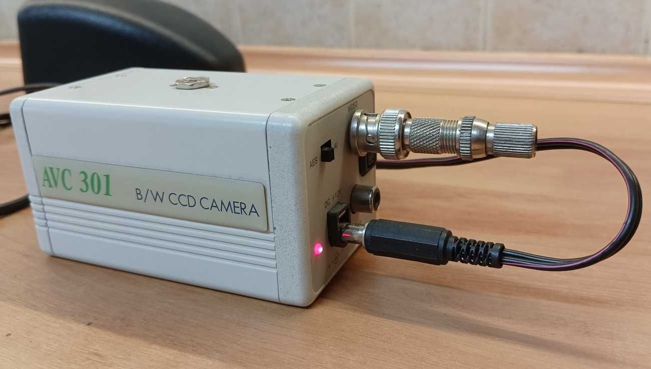 Kamera przemysłowa CCTV AVC 301 + zasilacz
