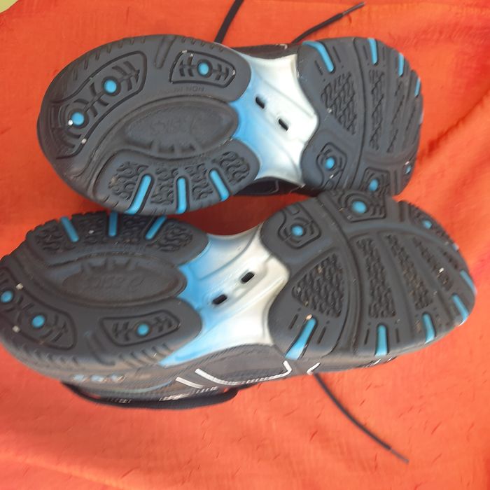 Sapatilhas Asics tamanho 39