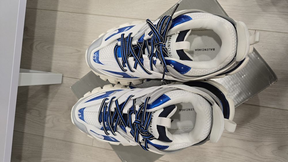Balenciaga track 1