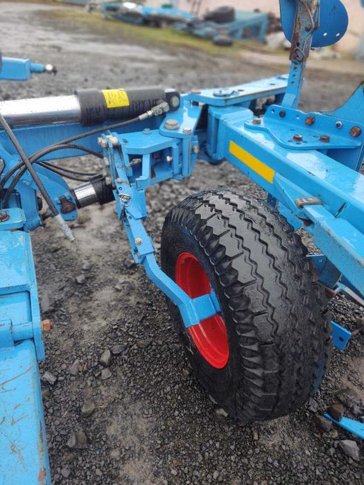 Плуг Lemken Euro Diamant 10 On-Land 8 корп. Плуг Lemken Diamant 11 7+1