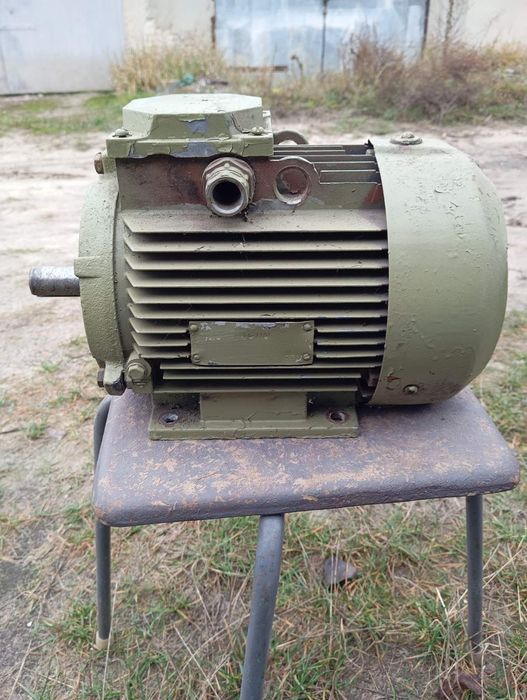 Електричний двигун