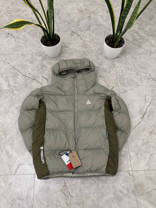 Пуховики Nike ACG білий та чорний S, M, L, XL