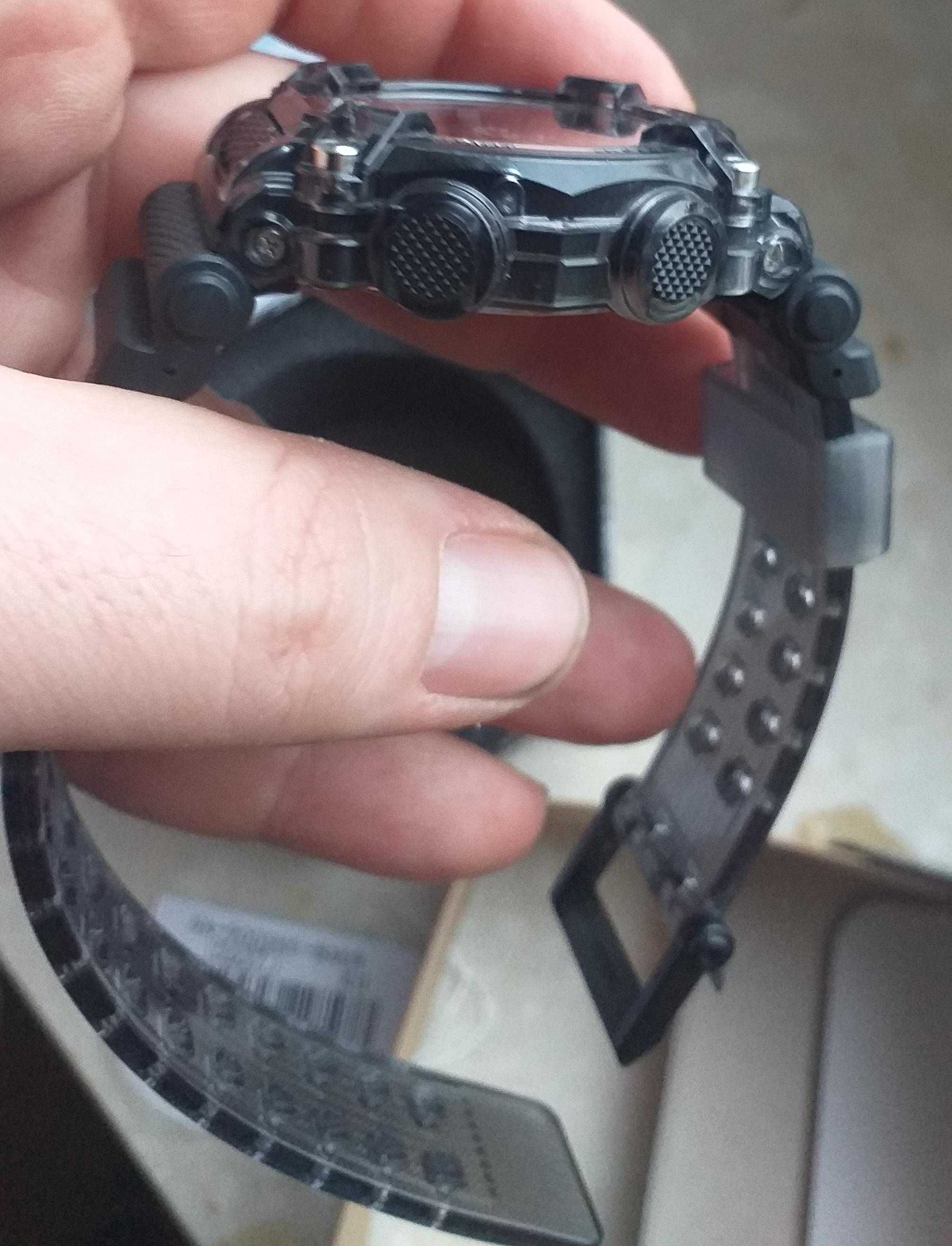 Zegarek Casio G-Shock GA-900SKE-8AER.