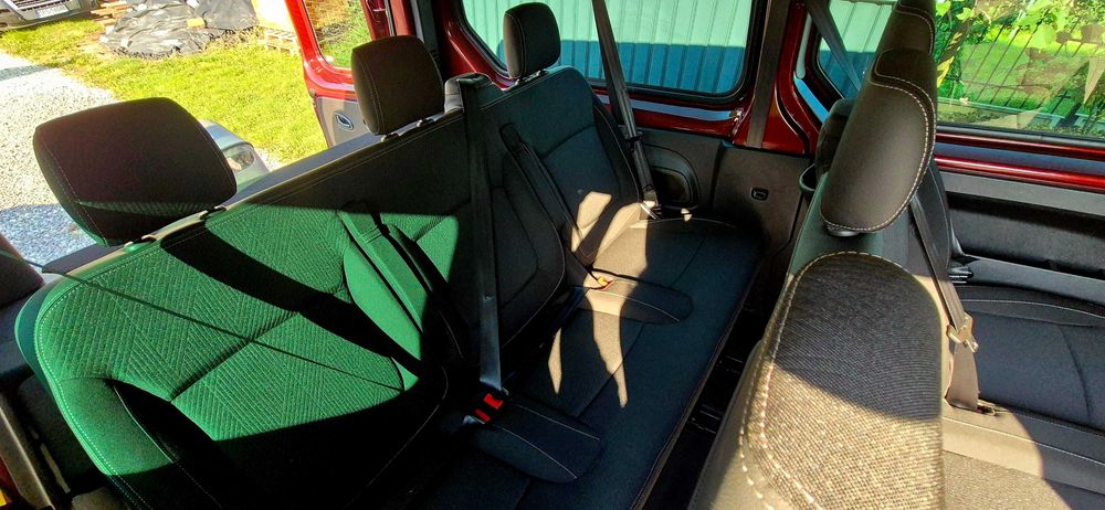 Wynajem Busa bus Renault 9 osobowy Automat Czechowice Bielsko Biała