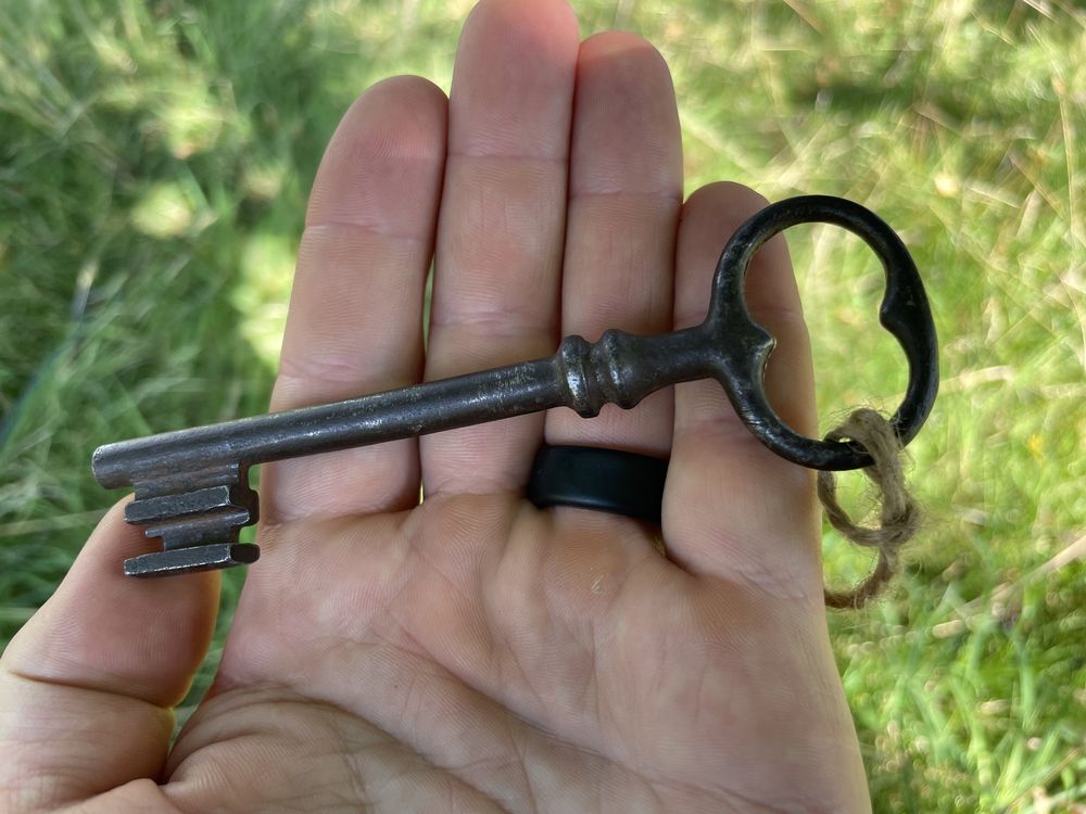 klucz. 12 cm. druga połowa 19 wieku. France (Rouen).