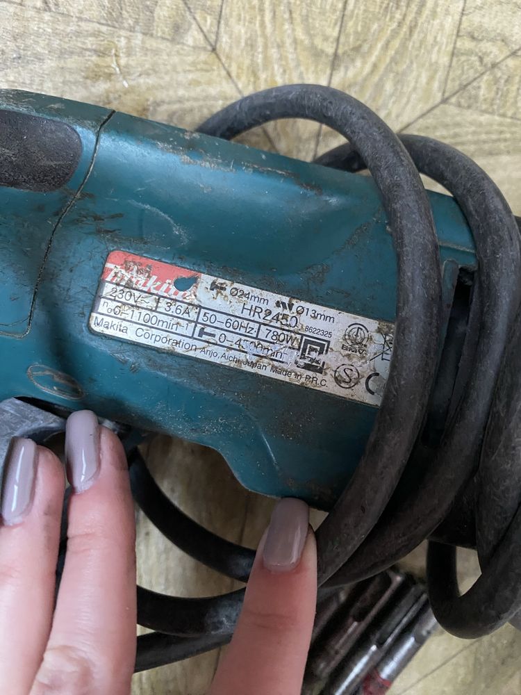 Перфоратор Makita hr2450