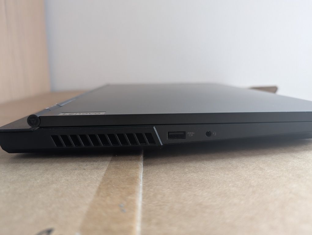 Laptop Lenovo Legion 5 15IMH05